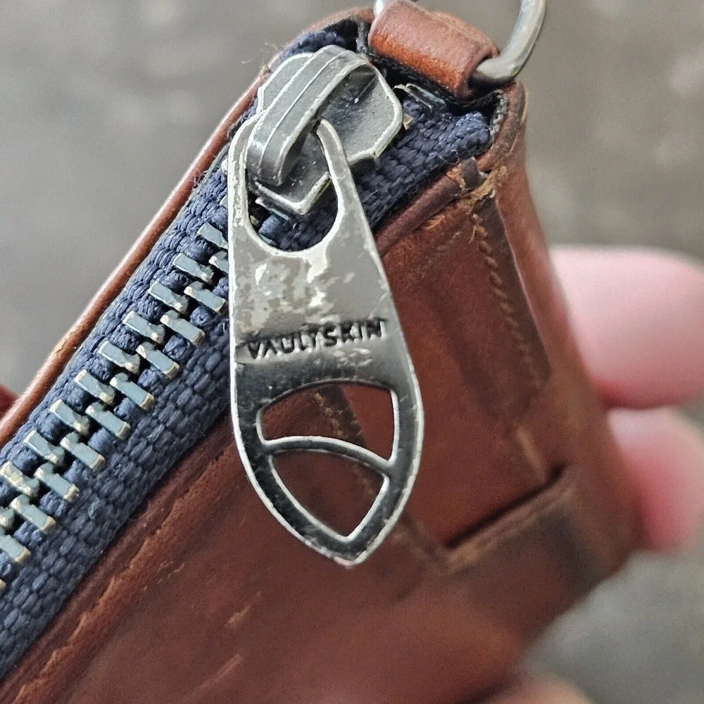 NOTTING HILL Minimalist Leather Zipper Wallet for Women and Men: Slim Multi Card
